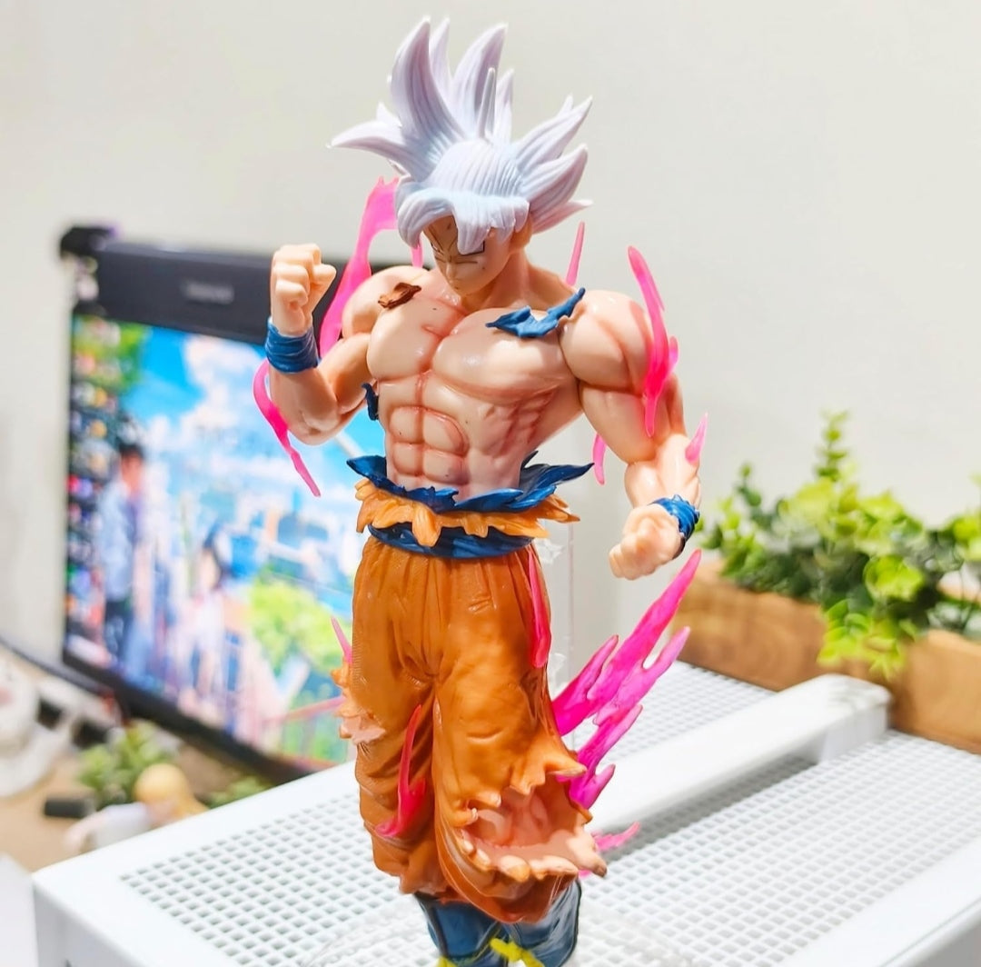Goku Ultra Instinct Action Figure, 25 CM, Dragon Ball Z, Mastered UI Goku Collectible Statue for Anime Fans and Collectors