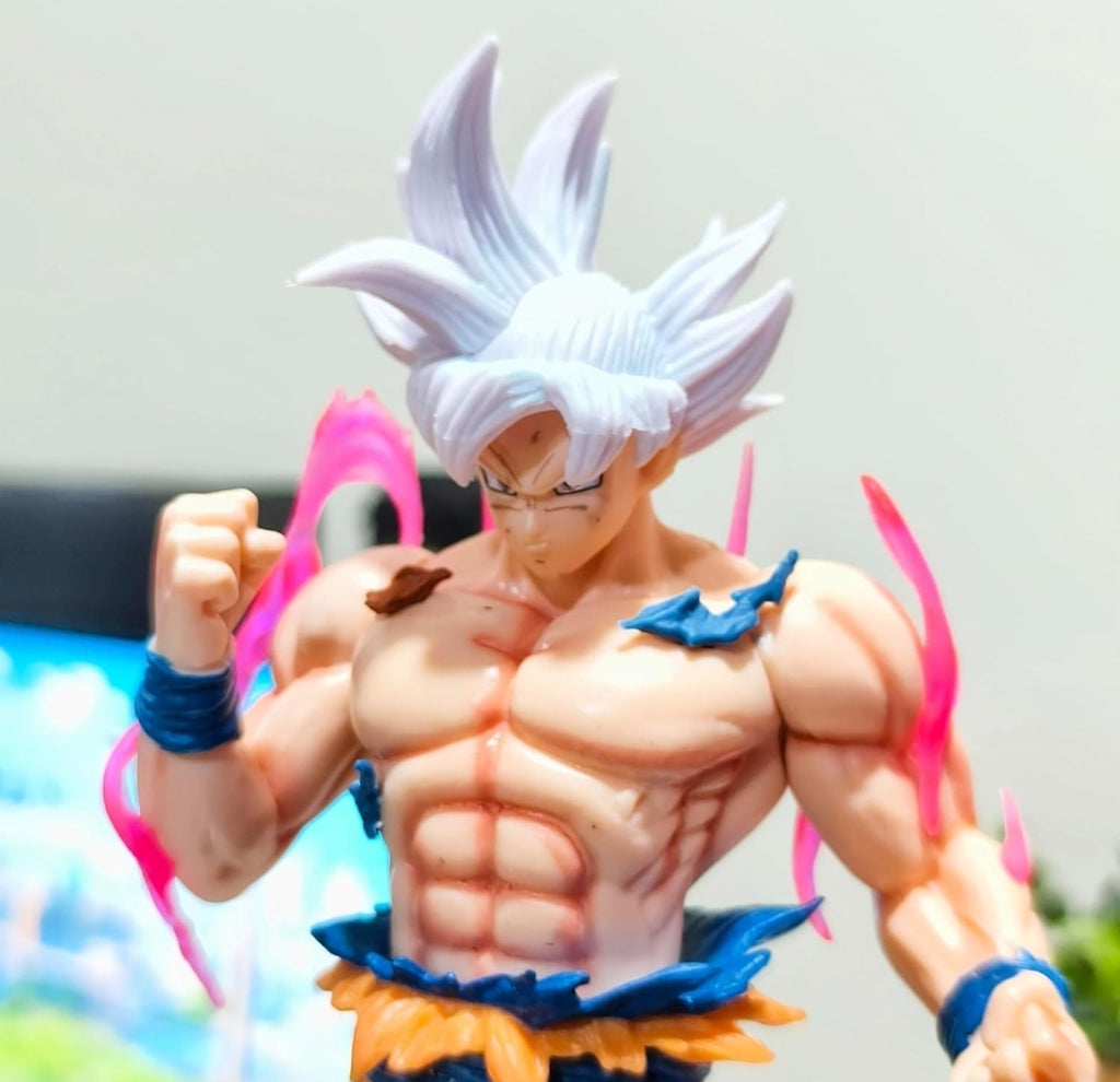 Goku Ultra Instinct Action Figure, 25 CM, Dragon Ball Z, Mastered UI Goku Collectible Statue for Anime Fans and Collectors